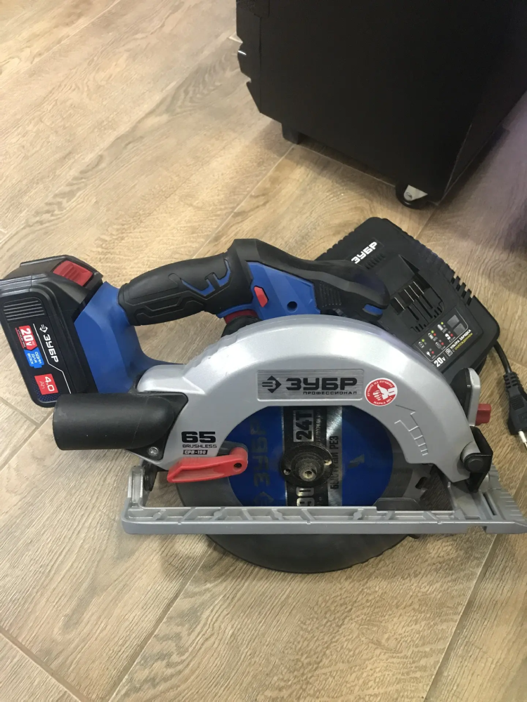 Циркулярная пила АКб Зубр