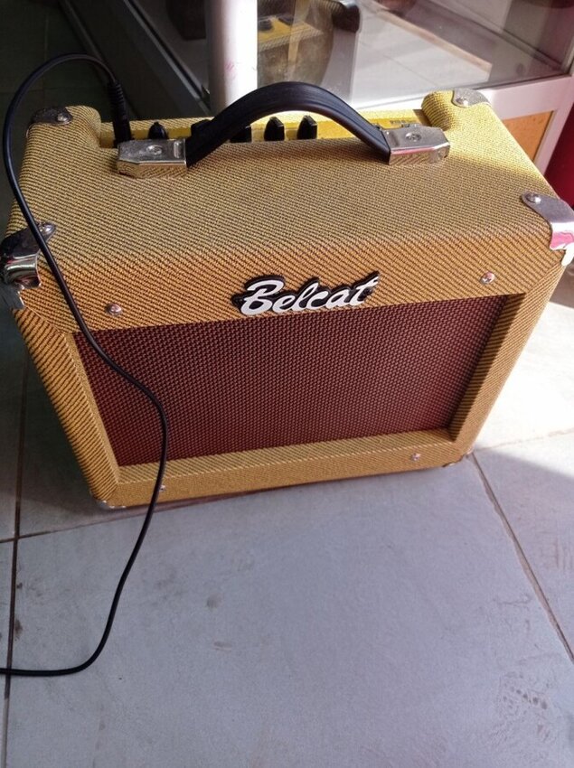 Гитарный усилитель AMPLIFIER