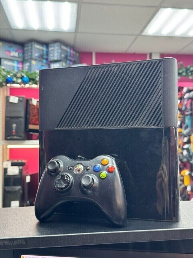 Игровая приставка XBOX 360