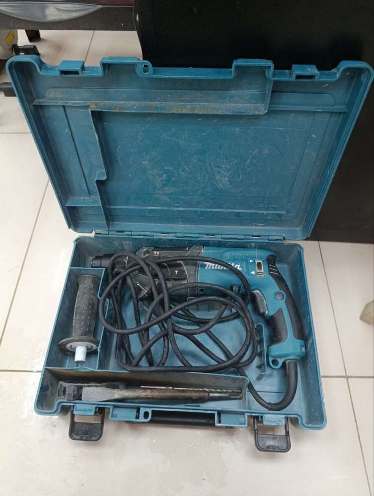 Перфоратор MAKITA .