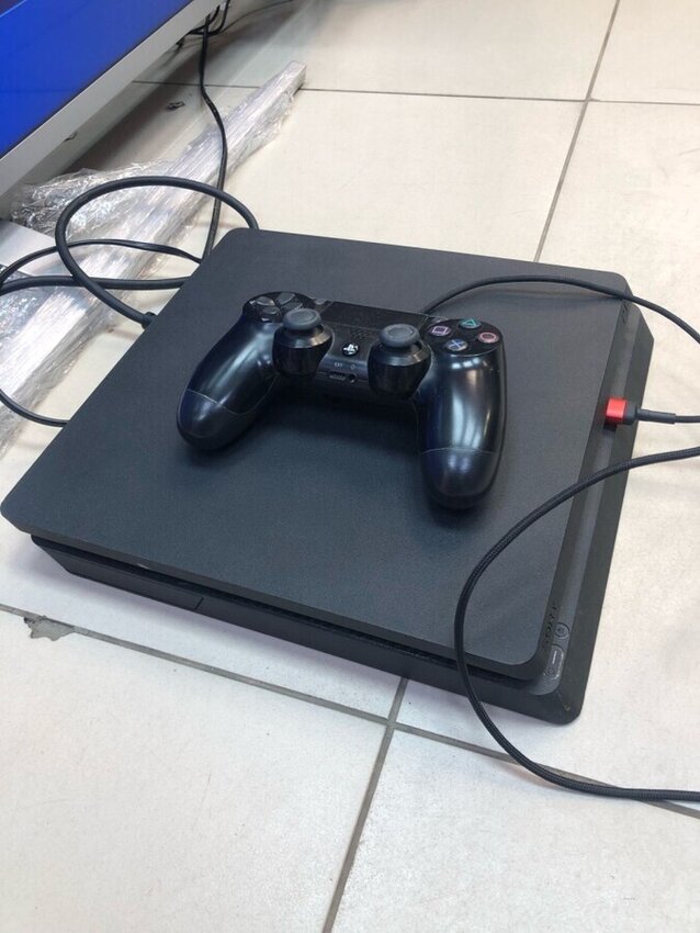Игровая приставка Sony PlayStation 4 slim