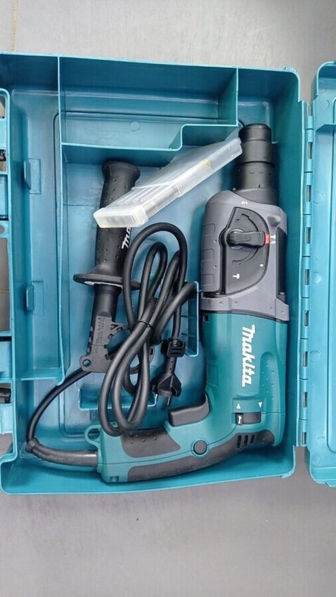 Перфоратор MAKITA HR 2470