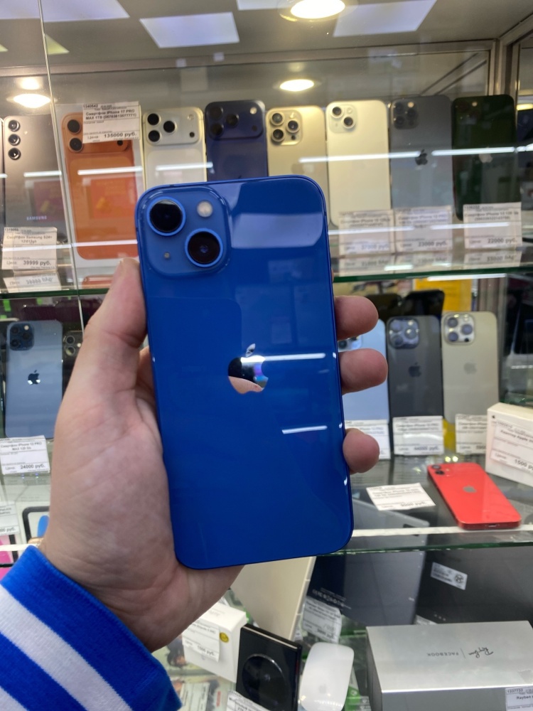 Смартфон iPhone 13 128 Gb