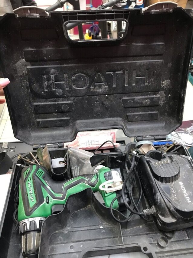 Шуруповерт HITACHI