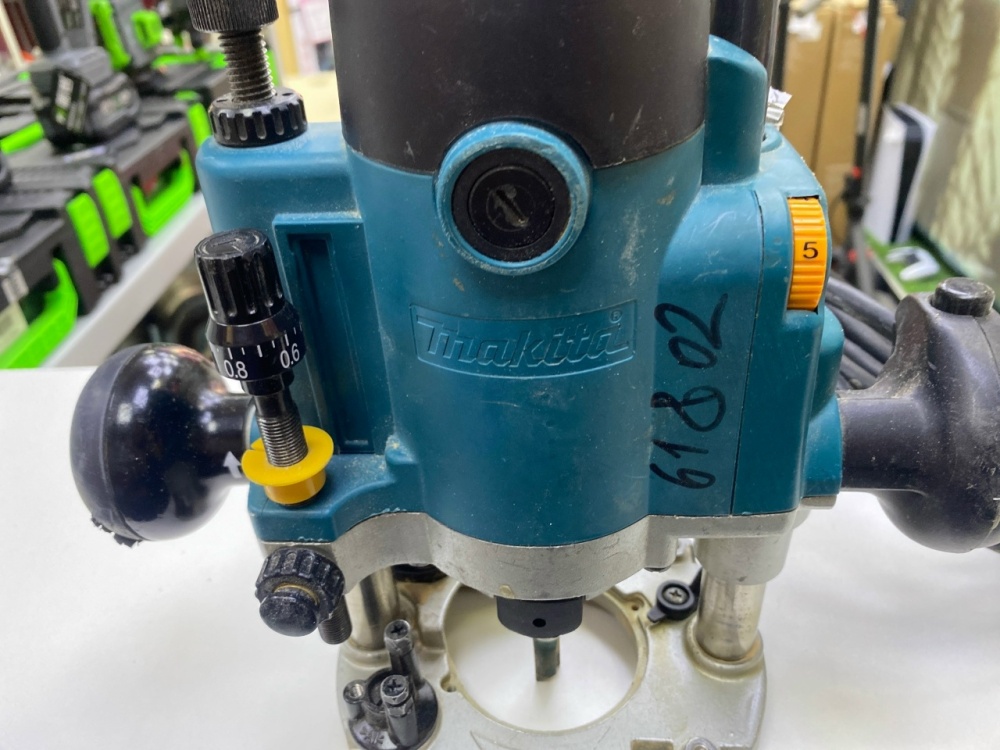 Фрезер Makita --