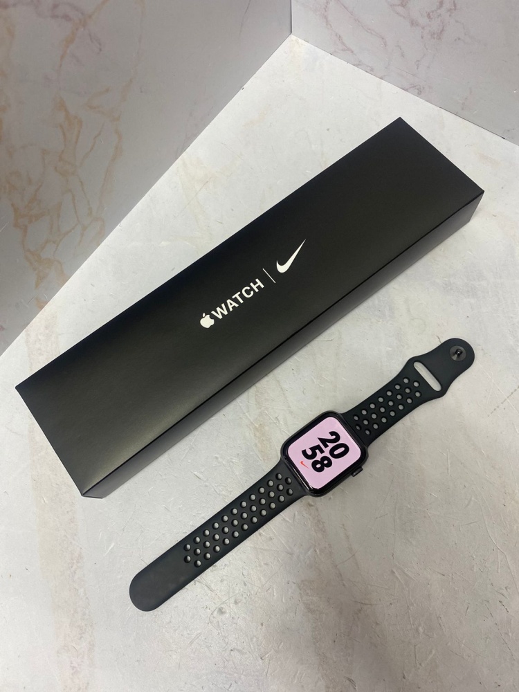 Часы Apple Watch Nike SE 44mm