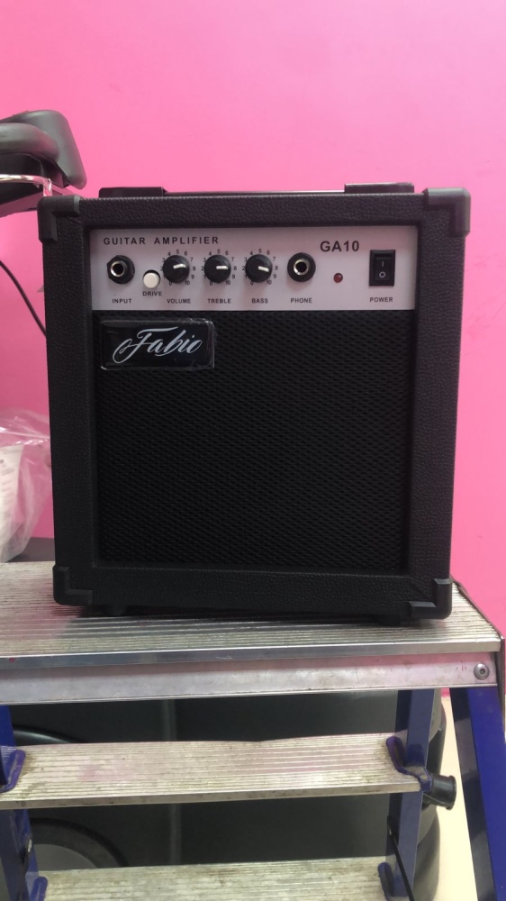 Комбоусилитель Guitar Amplifer
