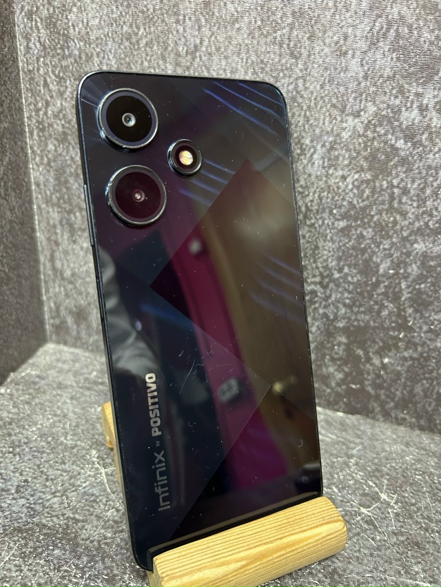 Мобильный телефон Infinix HOT 30I 4/128